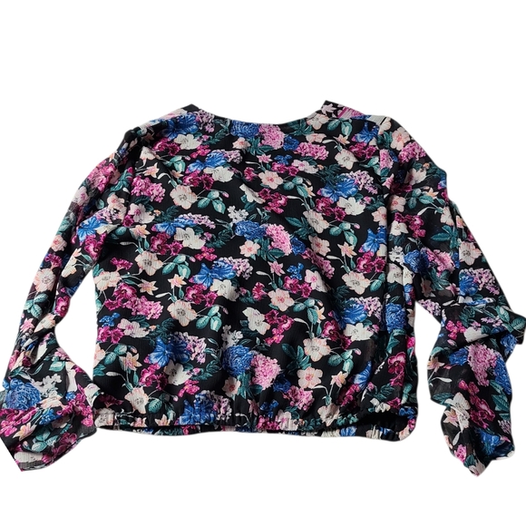 GUESS | FLORAL BELL-SLEEVE BLOUSE | SIZE MEDIUM - Picture 8 of 9